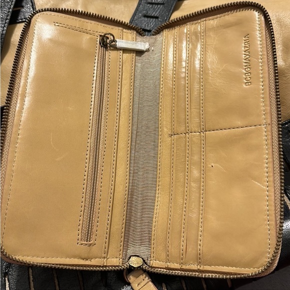 BCBG MAXAZRIA Leather Tote Bag Color Block Cream/Black Handbag Laser Cut Accent - Picture 2 of 11